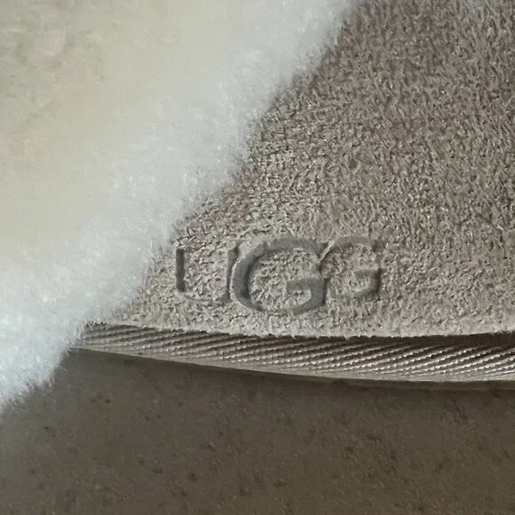 UGG® Women's Scuffette II Slip On Slippers - Picture 8 of 8